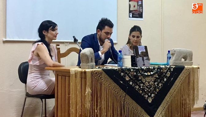 Momento de la presentación de la novela de Juan María Comerón / FOTOS: INFOTUR