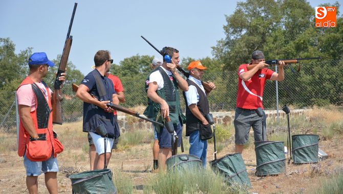Buena afluencia de tiradores y de público en esta tirada de Saldeana que repetirá convocatoria el año próximo