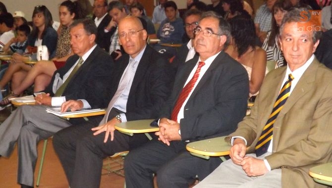 Jesús Laborda, director provincial de Educación, segundo por la derecha