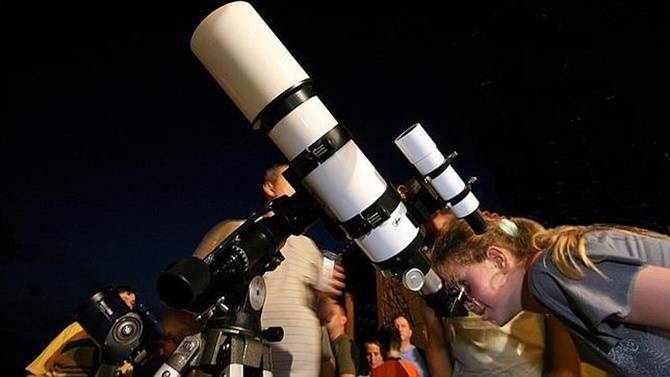 Además de la observación, habrá una charla