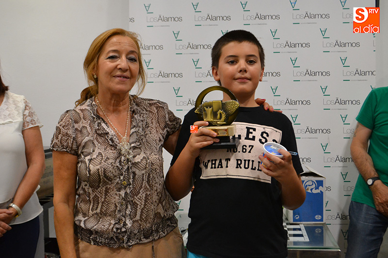 Una treintena de niños mueven peones durante el Torneo Infantil Ferias y Fiesta de Ajedrez