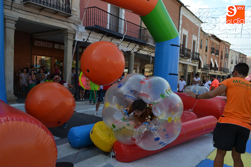 La Yincana contaba con la participación de 45 equipos formados por peñas