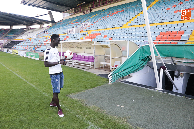 El central Mansour Seck (Foto de Álex López)