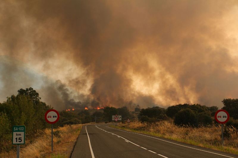 Espectaculares imágenes de los trabajos de extinción del incendio    