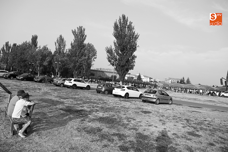 Una Fiesta entre dos mundos