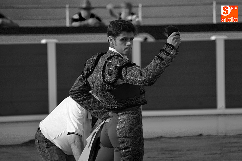 El brillo de Diosleguarde y los destellos de Rubén Blázquez destacan en la novillada de Peñaranda