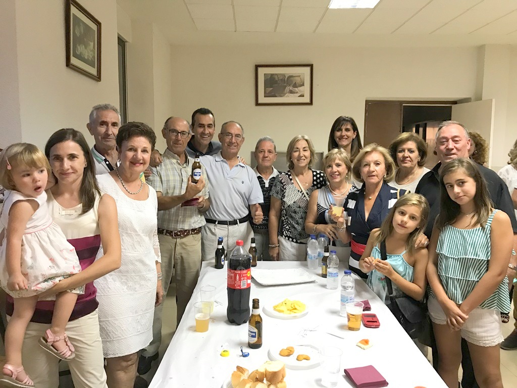 Miembros del Coro de Adultos se suman a la fiesta del patrón