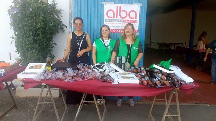 La localidad se vuelca en la solidaria cena a favor de la Asociación Española Contra el Cáncer