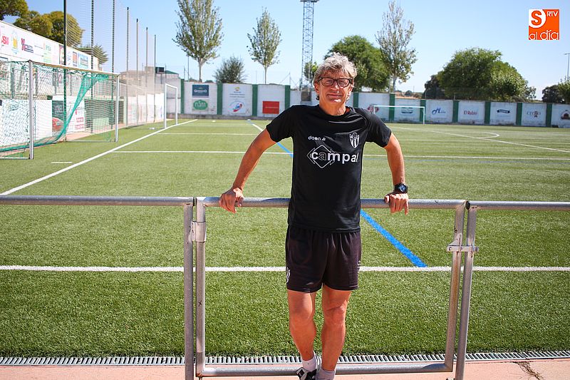 El técnico, Jordi Fabregat, en el Municipal esta mañana