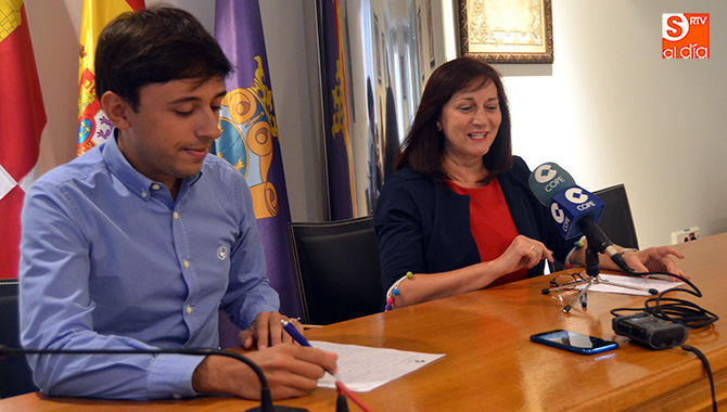 La alcaldesa de Peñaranda, Carmen Ávila, realizaba hoy una primera valoración de las pasadas fiestas junto al edil de festejos Francisco Díaz