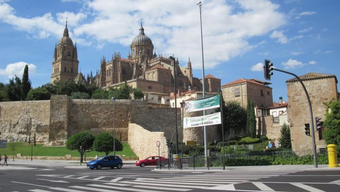 Pancartas que critica la Asociación Ciudadanos por la Defensa del Patrimonio