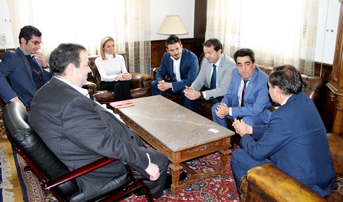 Directivos de CES, en una visita institucional