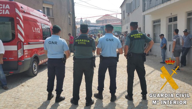 Agentes lusos y españoles en una de las coberturas conjuntas