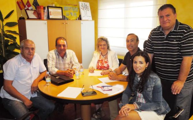 Foto 1 - El Ayuntamiento se reúne con la nueva junta directiva de la Asociación de Empresarios del...