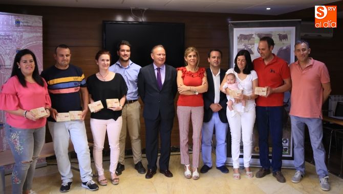 Entrega de premios a los ganaderos de la raza avileña. Fotos: Alberto martín