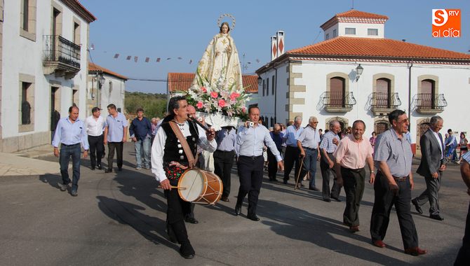 La Virgen del Rosario paseó en procesión por las calles de Fuenteliante