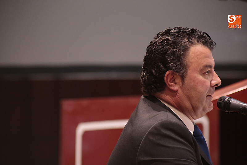 Conferencia de Paco Cañamero en el Casino. Foto: Alejandro López