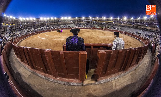 La noche se echó encima en la corrida charra