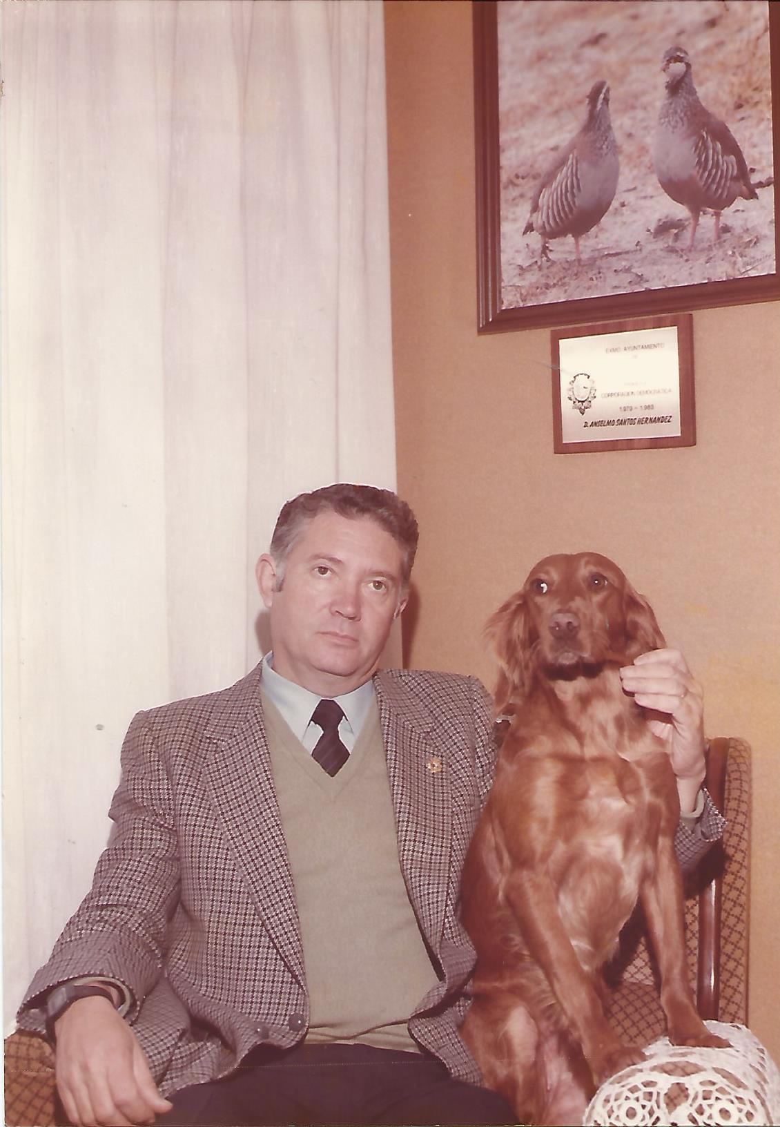 Anselmo Santos y su perra de caza, Numa