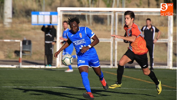 El Villaralbo superó claramente al CD Carbajosa / Foto de Alberto Martín