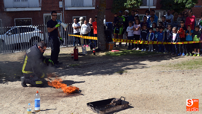 Exhibiciones, como la realizada por los Bomberos de Peñaranda, han centrado los actos de la Semana de la Movilidad