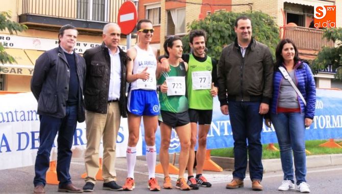 Jesús María Ortiz, David Mingo y Silvia González, con el podio masculino de 2016