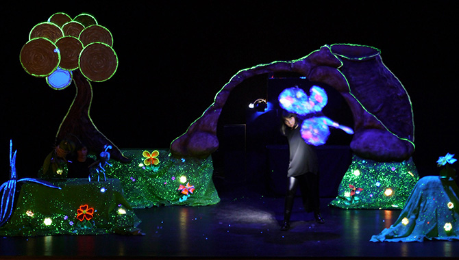 Azul y la revolución de los colores llega este jueves al Teatro del CDS