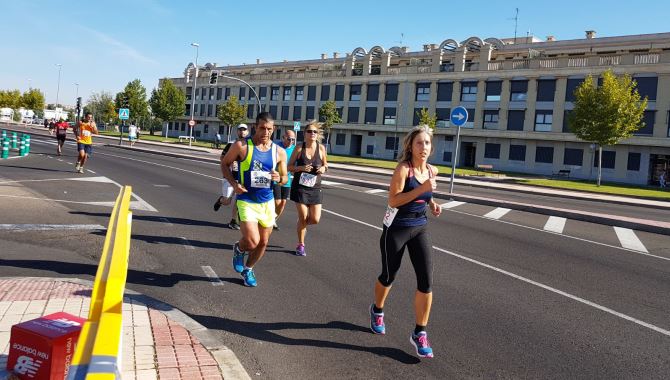 Luis Miguel Sánchez y Mónica Gutiérrez vencen los 10 kilómetros de Santa Marta  