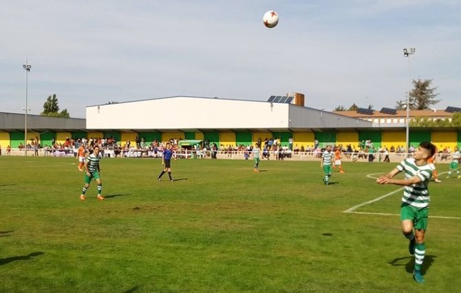 Jugada del partido celebrado este domingo en Los Dominicos