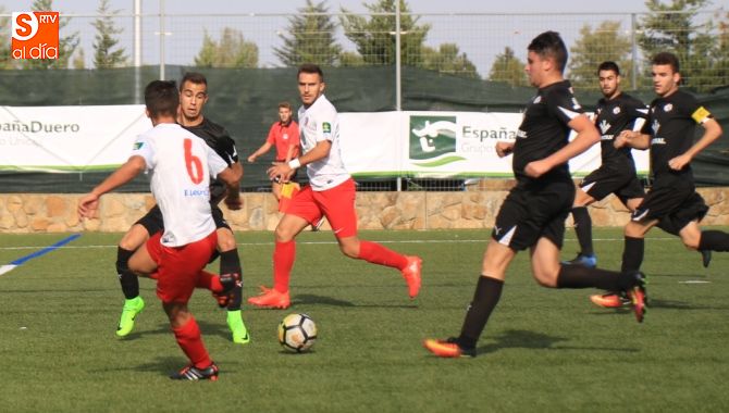 Un momento del partido disputado en el San Casto