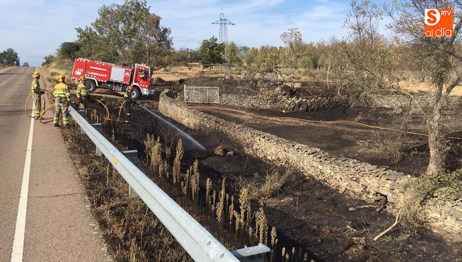  Intervención de los bomberos de lumbrales en La Redonda