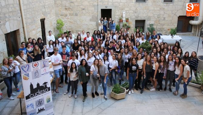 Una divertida gymkana da la bienvenida a los nuevos estudiantes universitarios  