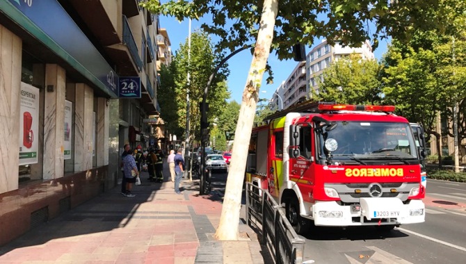 Un momento de la actuación de los bomberos