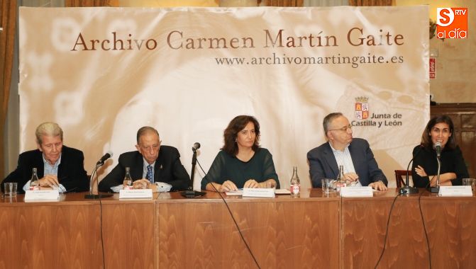 La consejera de Cultura ha presentado el archivo de Martín Gaite. Foto: Alberto Martín
