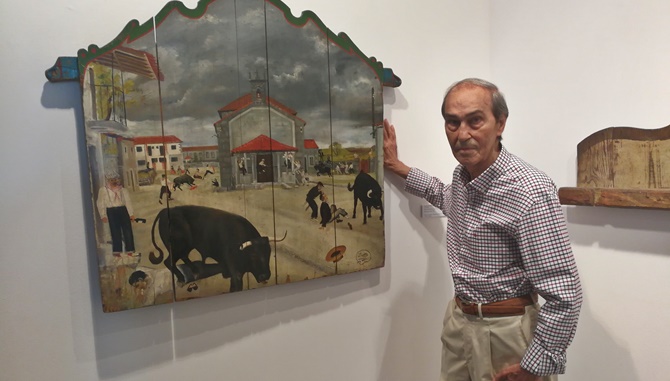 Visita de José Fuentes a la exposición Taurografías