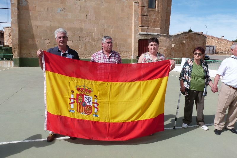 El alcalde de Aldearrubia, segundo por la izquierda, se sumó a la concentración | Foto: Marisa Rodero