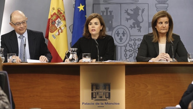 La vicepresidenta del Gobierno, Soraya Saenz de Santamaría, tras un consejo de ministros