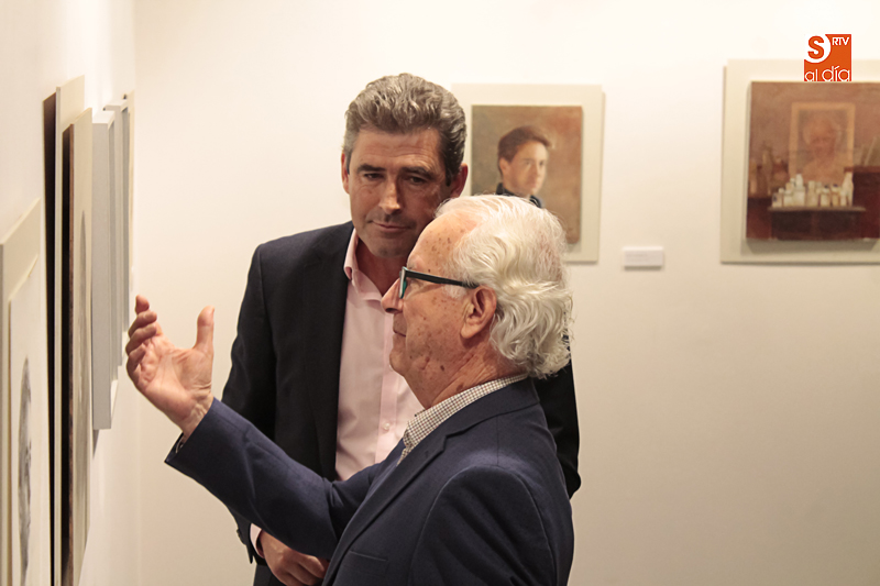 Salvador Yáñez, junto al diputado de Cultura, Julián Barrera (Foto de Álex López)