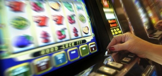 Representantes de 13 comunidades asisten a la presentación de las máquinas de juego bajo servidor ...