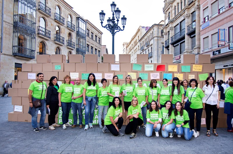 Acto de sensibilización sobre la integración laboral de colectivos vulnerales, en la Plaza del Liceo