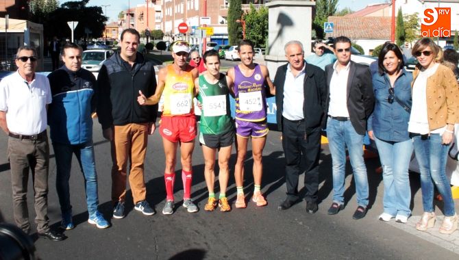 Jorge Nieto, Pablo Rodríguez y Alberto Marcos, junto a autoridades y organizadores de la prueba / Foto de Alejandro López