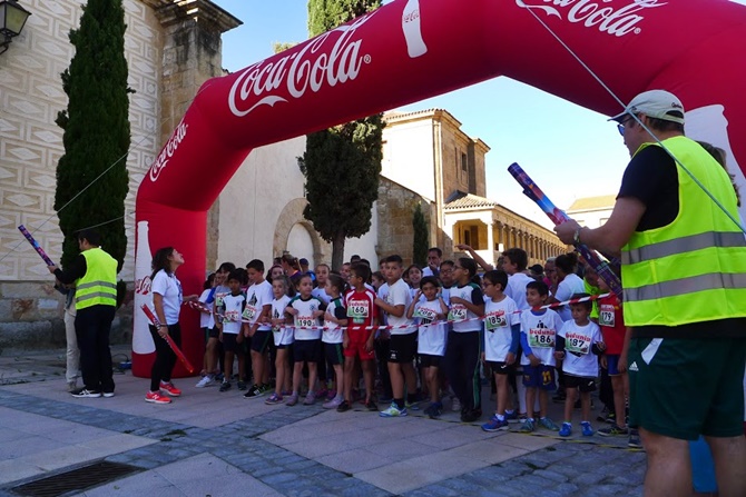 Participantes en la carrera solidaria celebrada este domingo