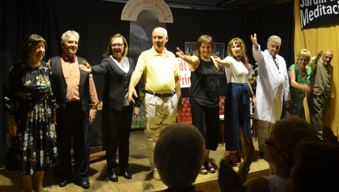 Ateneo Teatro recibiendo las ovaciones del público el pasado 15 de julio en Hinojosa de Duero