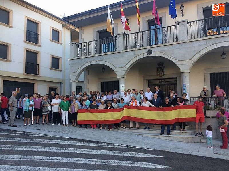 En torno a un centenar de personas se congregó en Ledrada. Fotos: Ayto. Ledrada