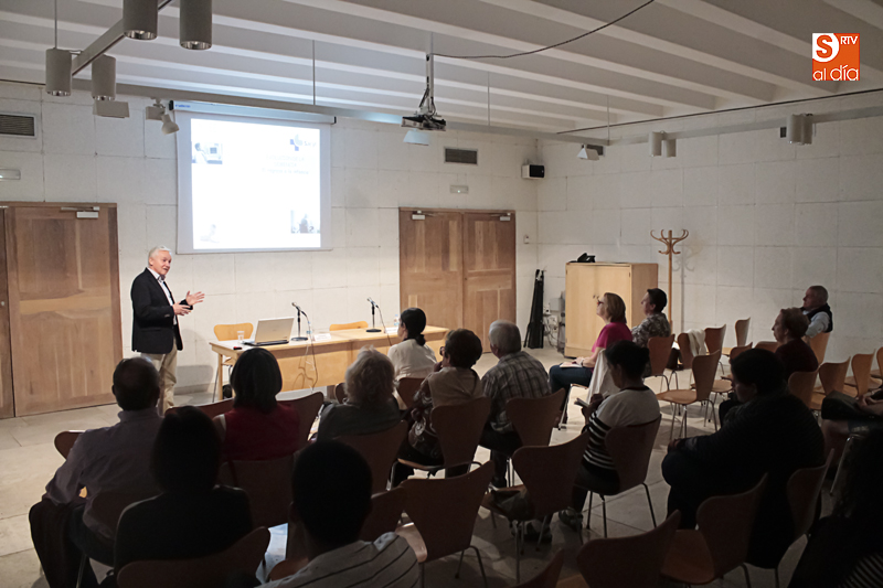 Un momento de la sesión que se realizó este lunes en la Casa de las Conchas (Foto de Álex López)
