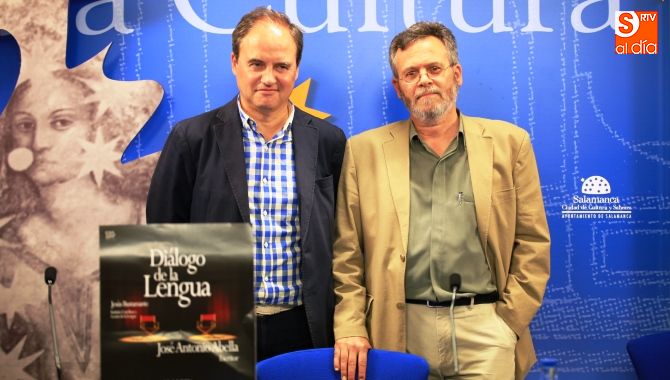 Un momento del acto en la sala de la palabra en el Teatro Liceo