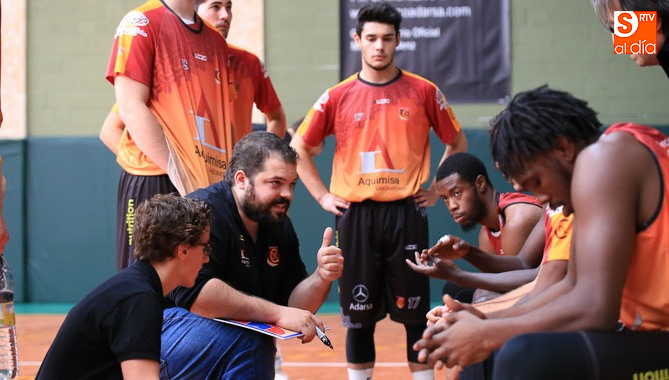 Víctor Rico, entrenador de Aquimisa Carbajosa