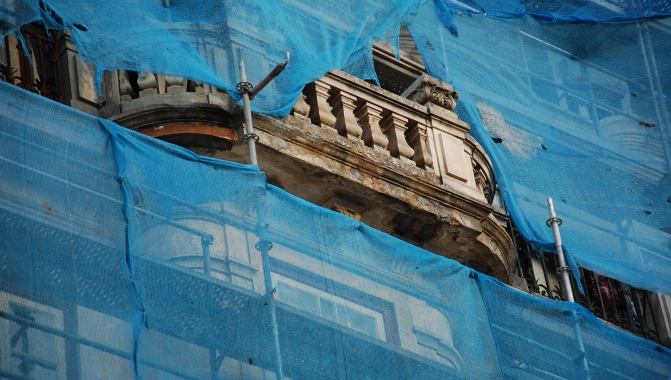 De puente esperando la declaración de independencia