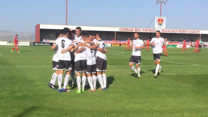 Celebración del 0 a 1 en el campo del Numancia B