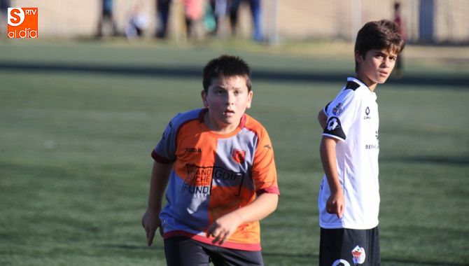 Daniel, del Carbajosa alevín C, en el partido contra el Salmantino D